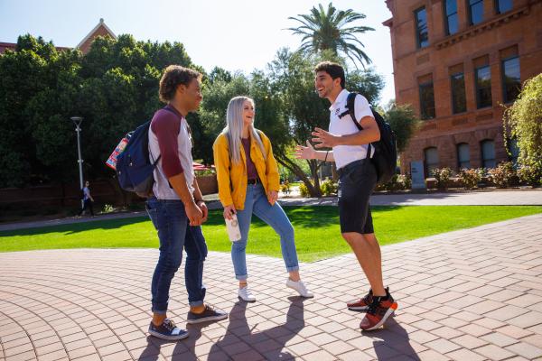 3 students chat ASU